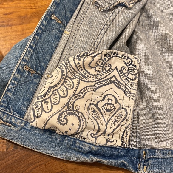 Cropped American Eagle Medium Distressed Jean Jacket - Picture 5 of 5